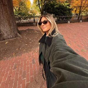 Meet your Posher, Marissa